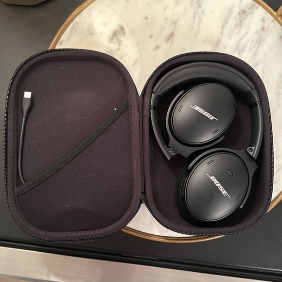Bose QuietComfort Noise Canceling Headphones - Picture 5 of 6
